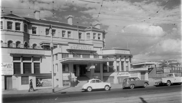 The Hotel Esplanade in 1955. Photo: State Library of Victoria